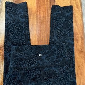 Lululemon crop size 4